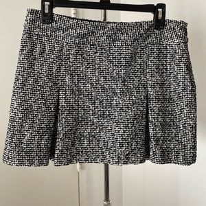 Express black and white pleated miniskirt, size 6